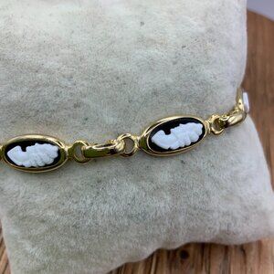 Cameo Black White Gold Tone Faceted Lady Facing Left Bracelet